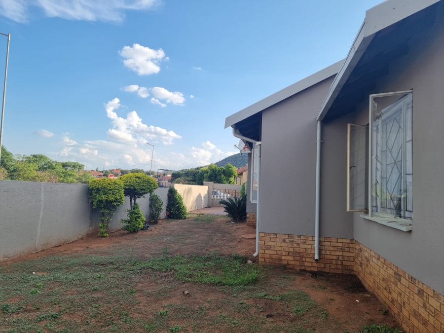 3 Bedroom Property for Sale in Tlhabane North West